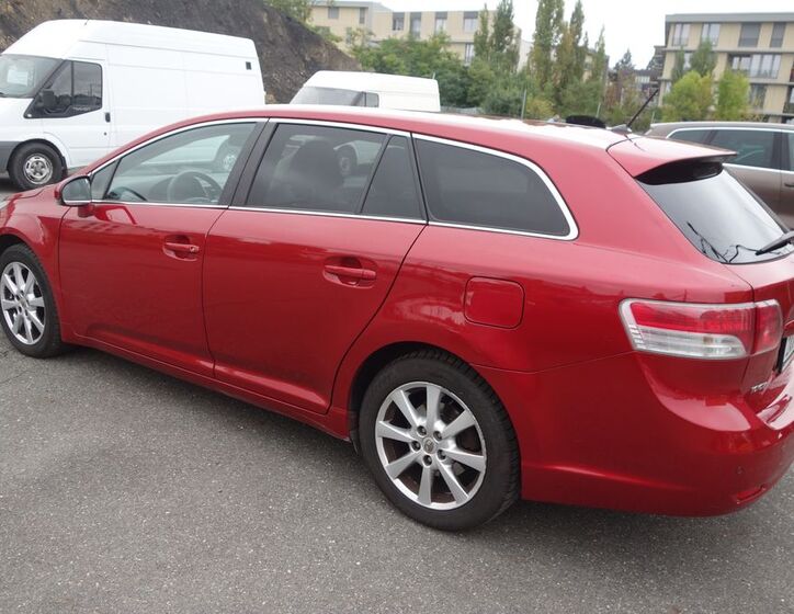 Toyota Avensis 12