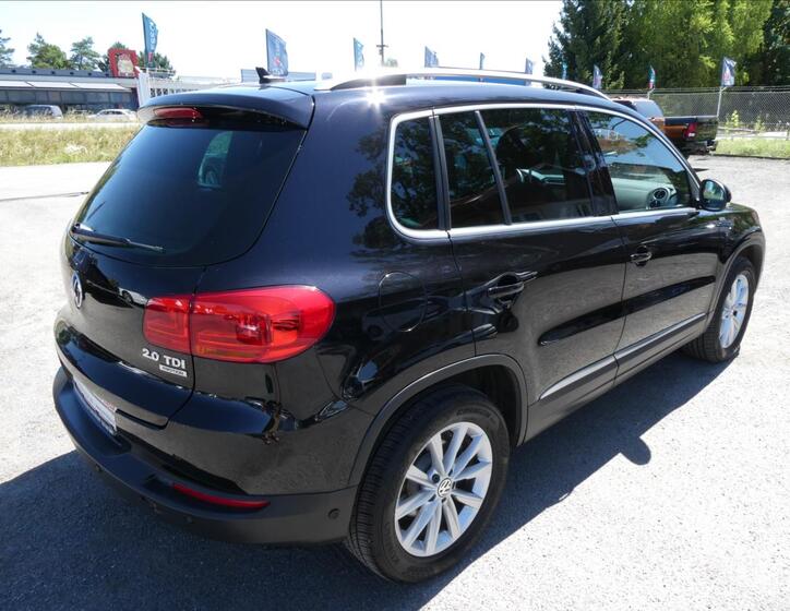 Volkswagen Tiguan 9