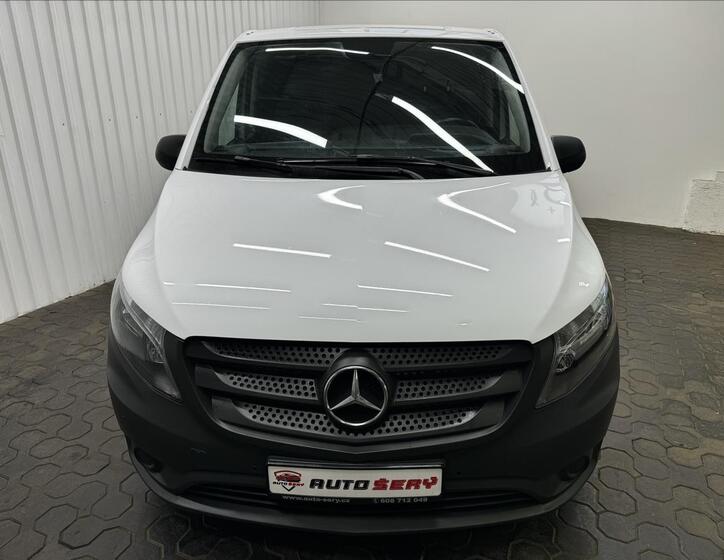 Mercedes-Benz Vito 13