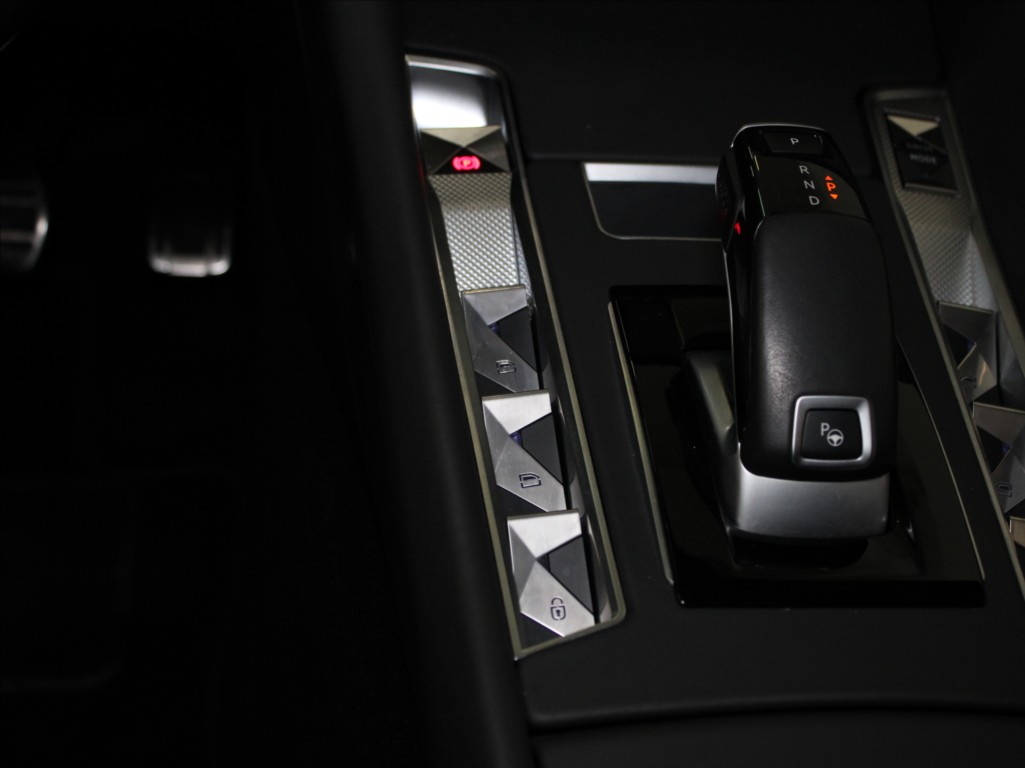 DS Automobiles DS9