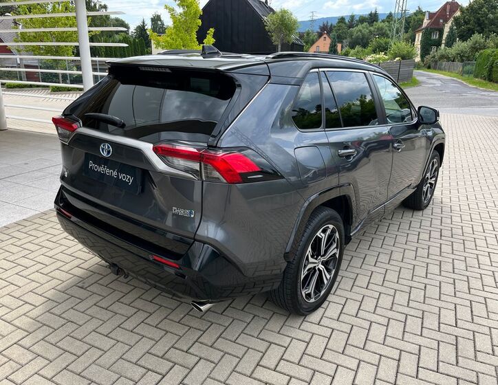 Toyota RAV4 6