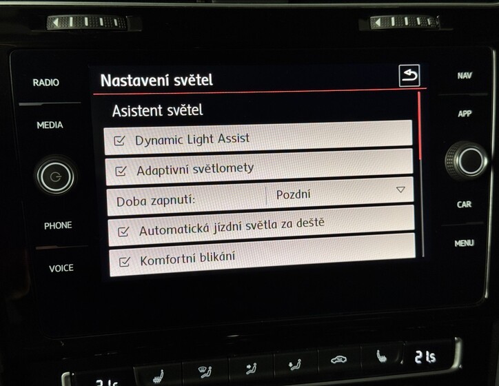 Volkswagen Golf 32