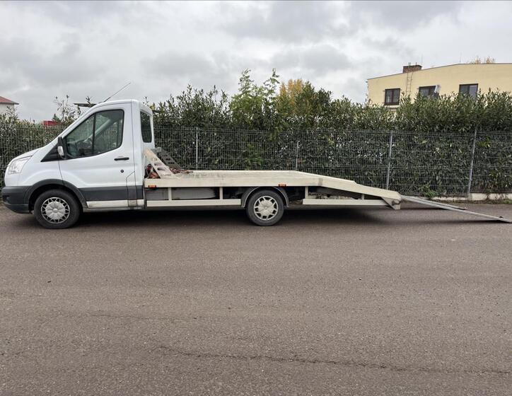 Ford Transit 9