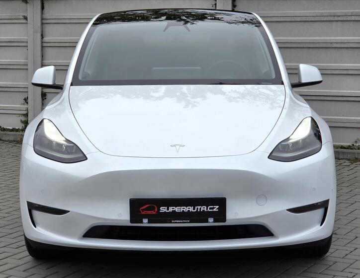 Tesla Model Y 2