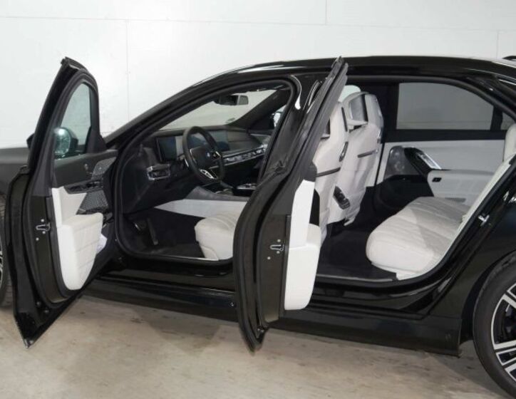 BMW i7 2