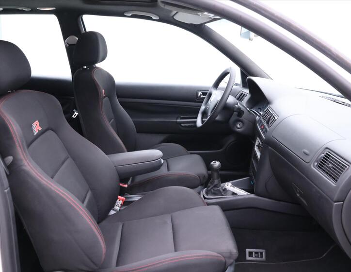 Volkswagen Golf 10