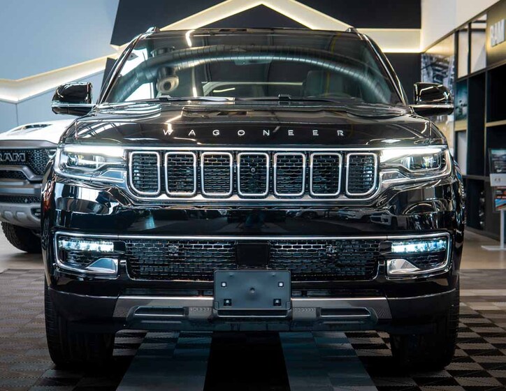 Jeep Wagoneer 12