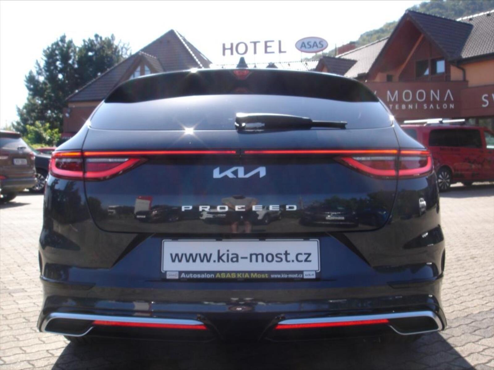 KIA ProCeed 8