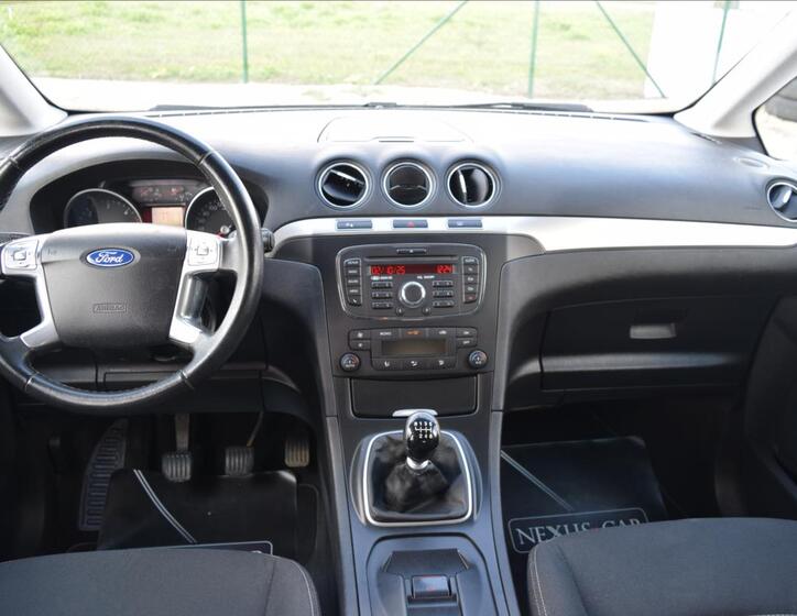 Ford Galaxy 28