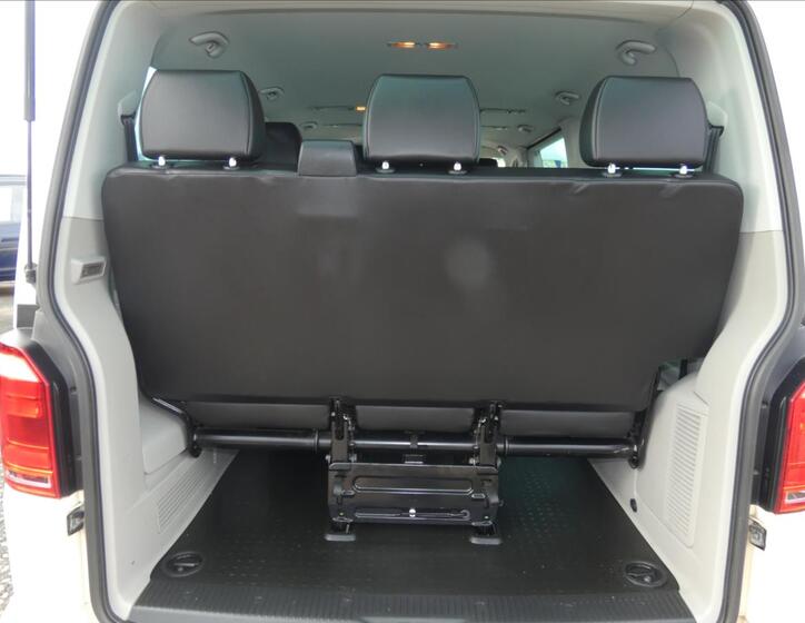 Volkswagen Caravelle 13