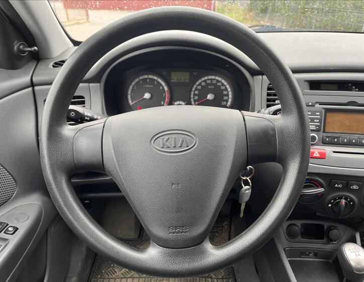 KIA Rio 15