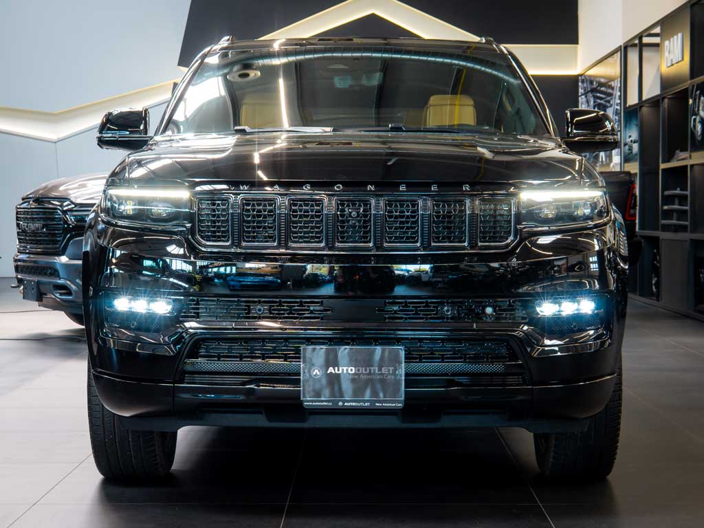 Jeep Grand Wagoneer