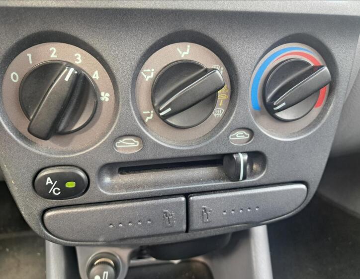 Hyundai Accent 18