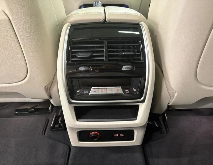 BMW X7 16