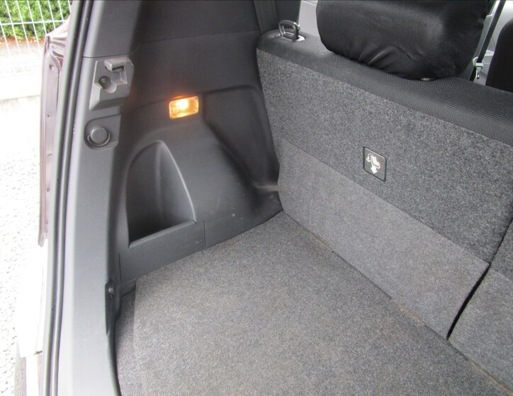 Daihatsu Materia 31