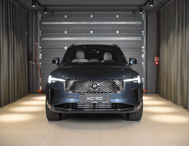 Volvo XC90 6