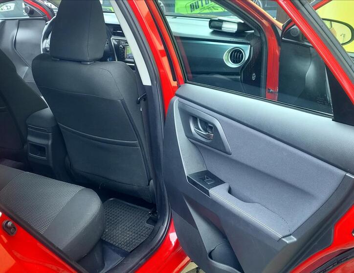 Toyota Auris 23