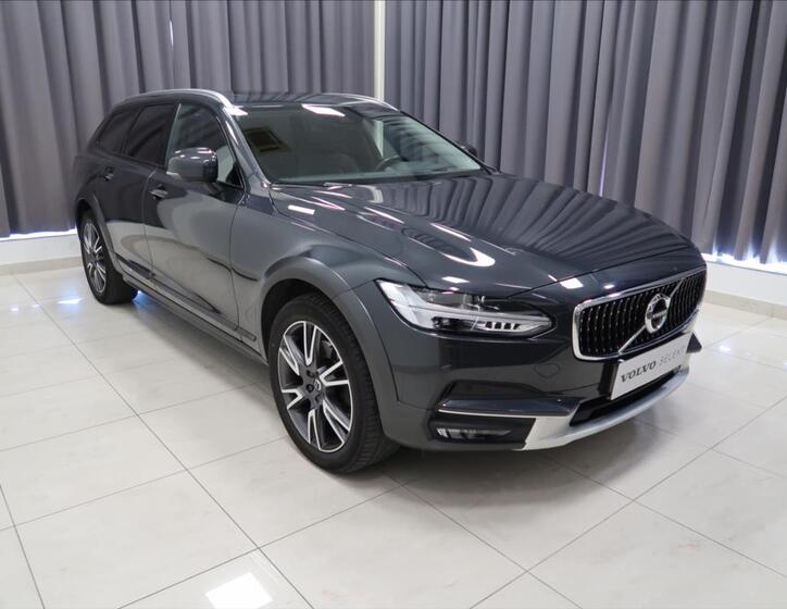 Volvo V90 3