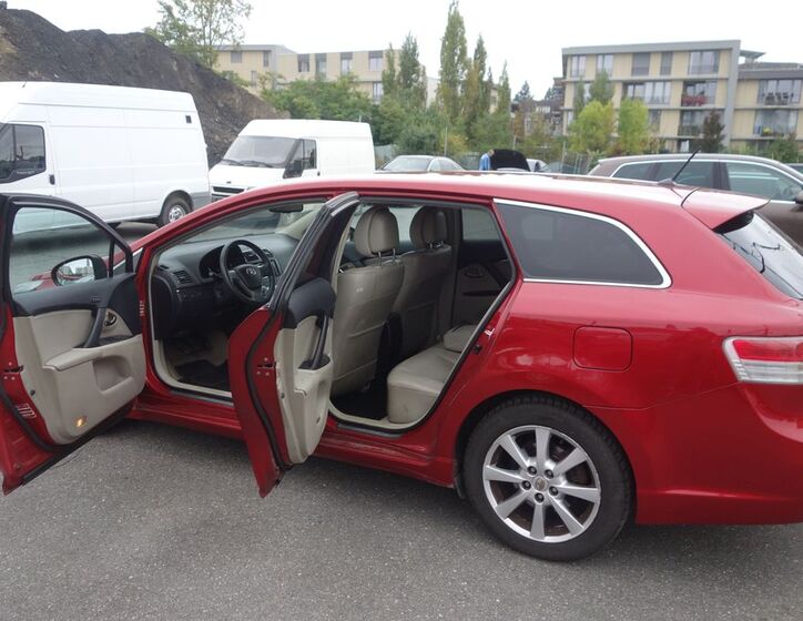 Toyota Avensis 14