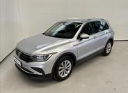 Volkswagen Tiguan 1