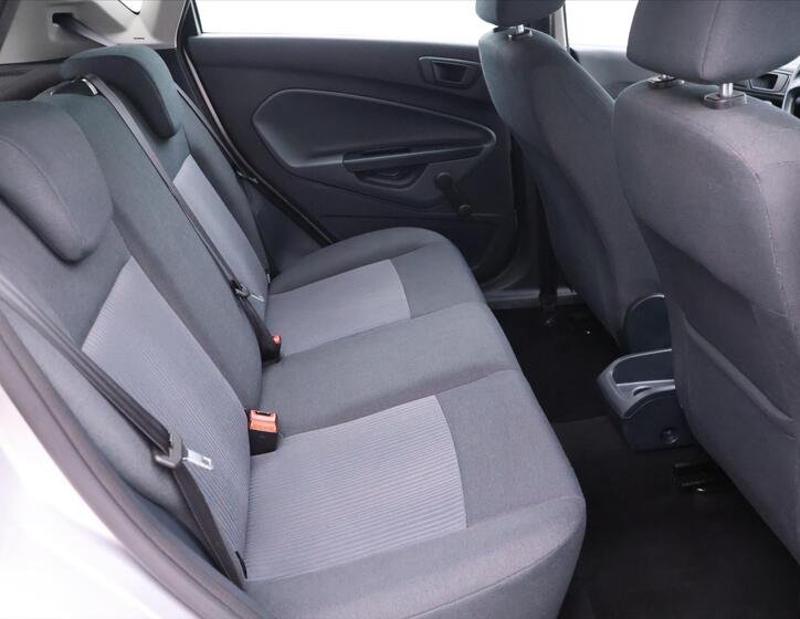 Ford Fiesta 15