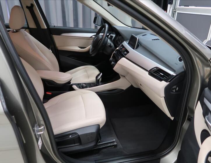 BMW X1 11