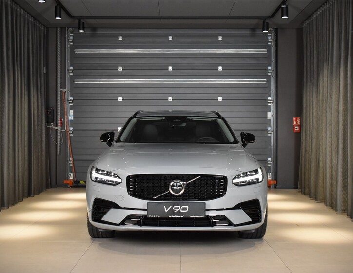 Volvo V90 8