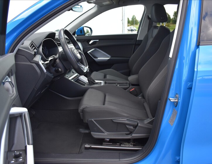 Audi Q3 22