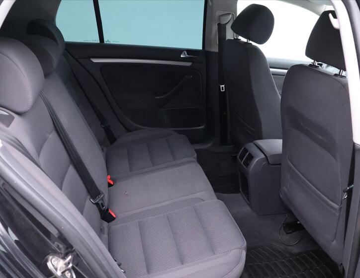 Volkswagen Golf 9