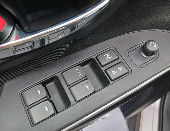 Suzuki S-Cross 16