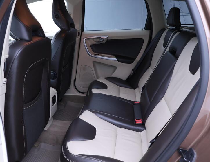 Volvo XC60 16