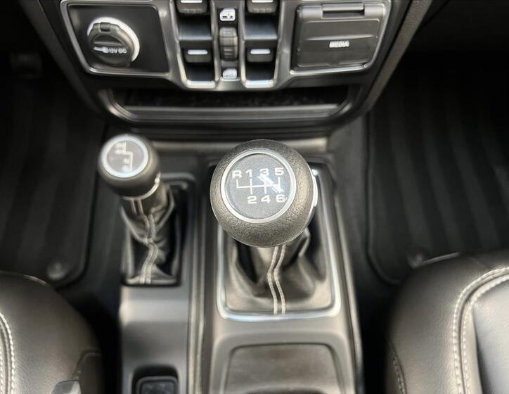 Jeep Wrangler 21