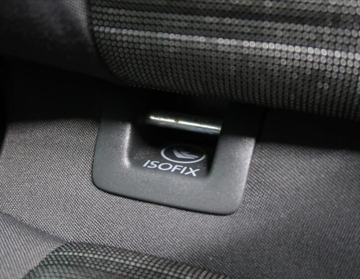 Volkswagen Golf 24