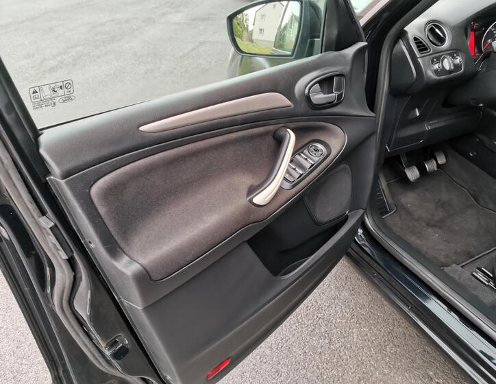 Ford S-MAX 18