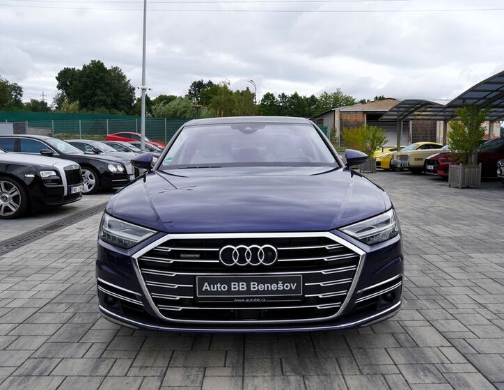 Audi A8 1