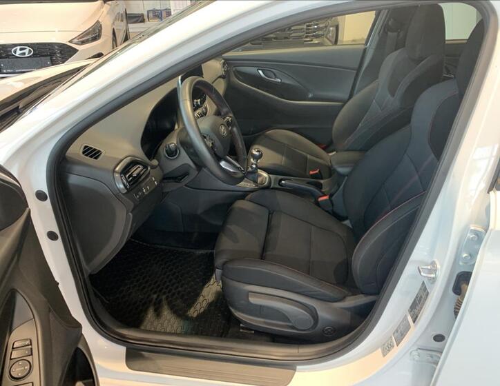 Hyundai i30 24