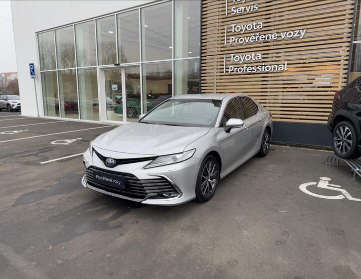 Toyota Camry 1