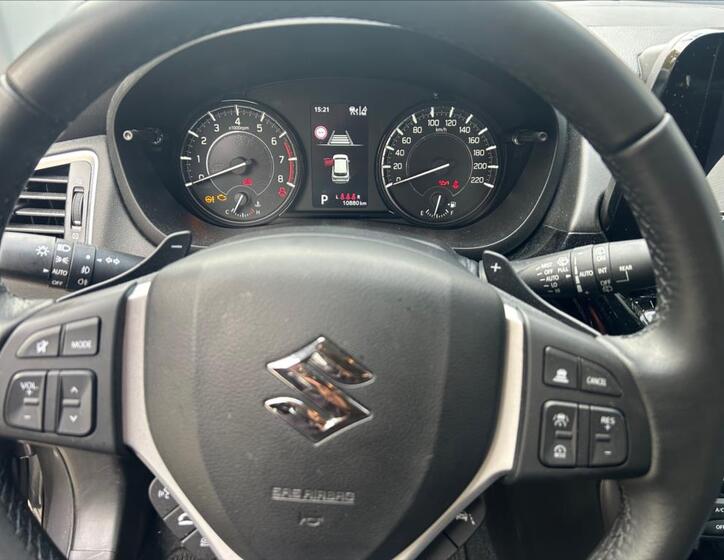 Suzuki S-Cross 15
