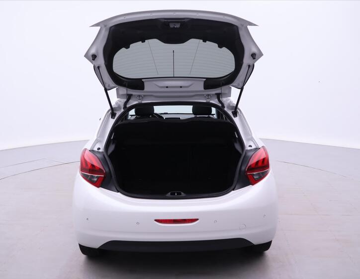 Peugeot 208 9