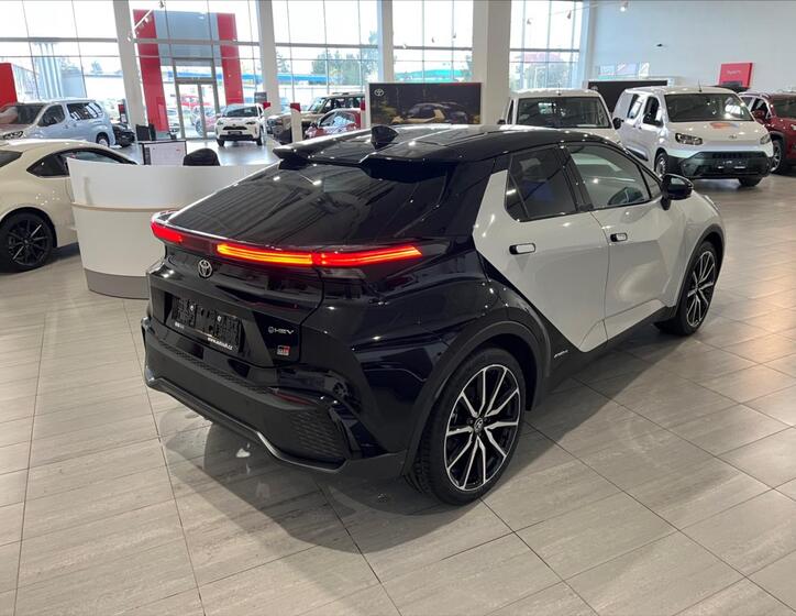 Toyota C-HR 5