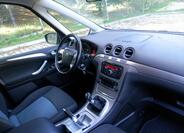 Ford Galaxy 14