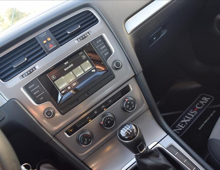 Volkswagen Golf 37