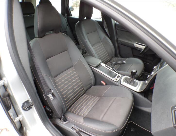 Volvo V50 15