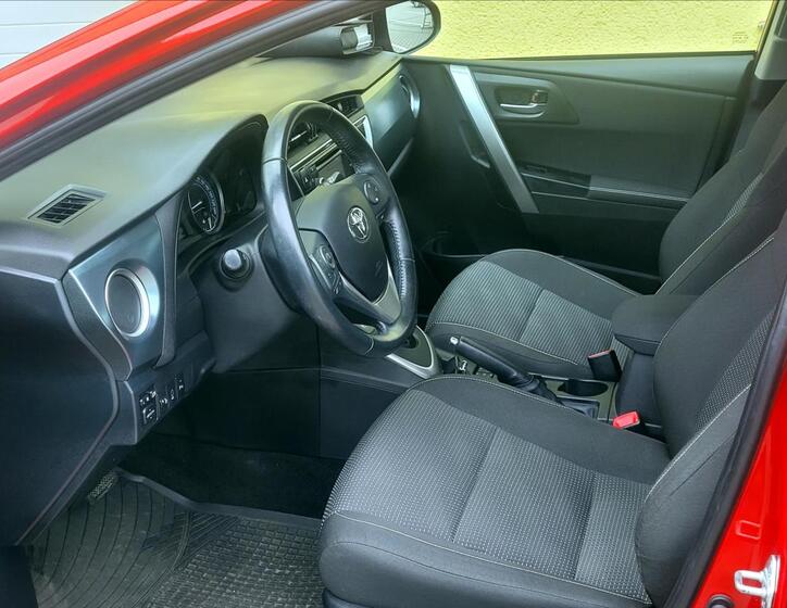 Toyota Auris 30