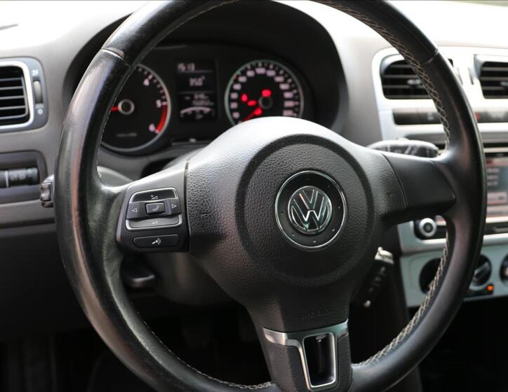 Volkswagen Polo 22