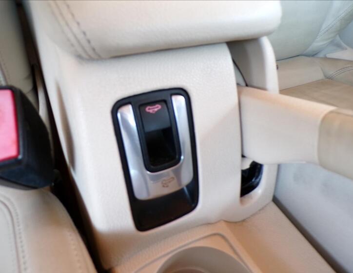 Volkswagen EOS 26