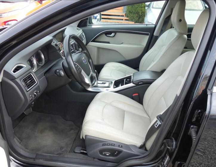 Volvo XC70 10