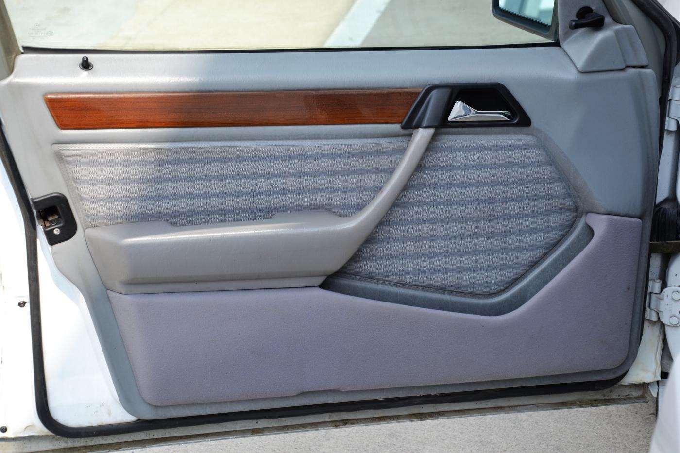 Mercedes-Benz 124