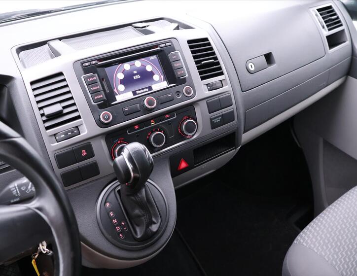 Volkswagen Transporter 22