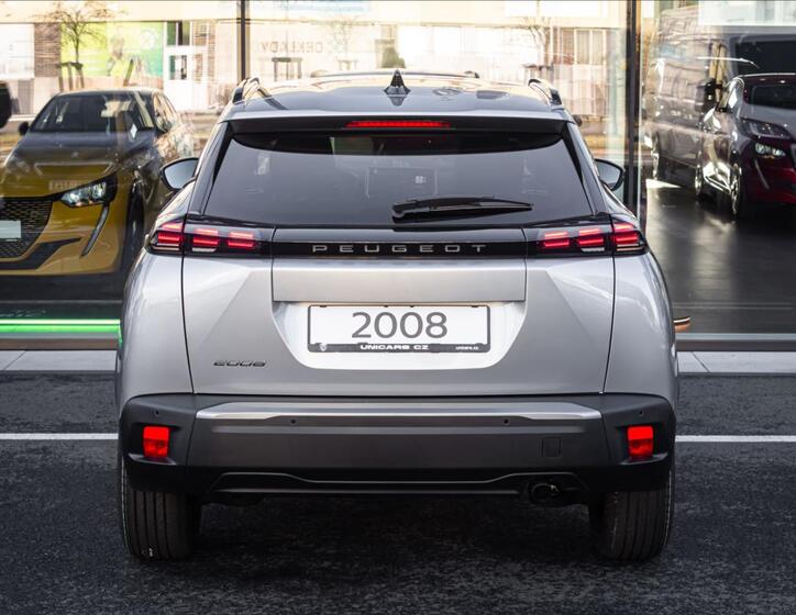 Peugeot 2008 6